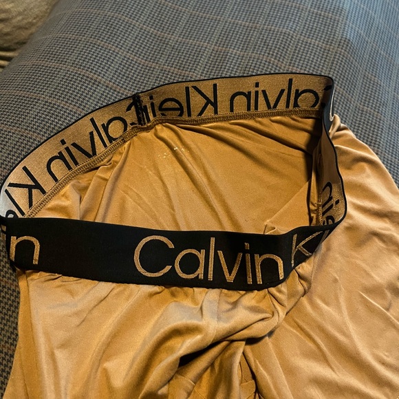 Calvin Klein Men's tan trunks- size small - Picture 3 of 4